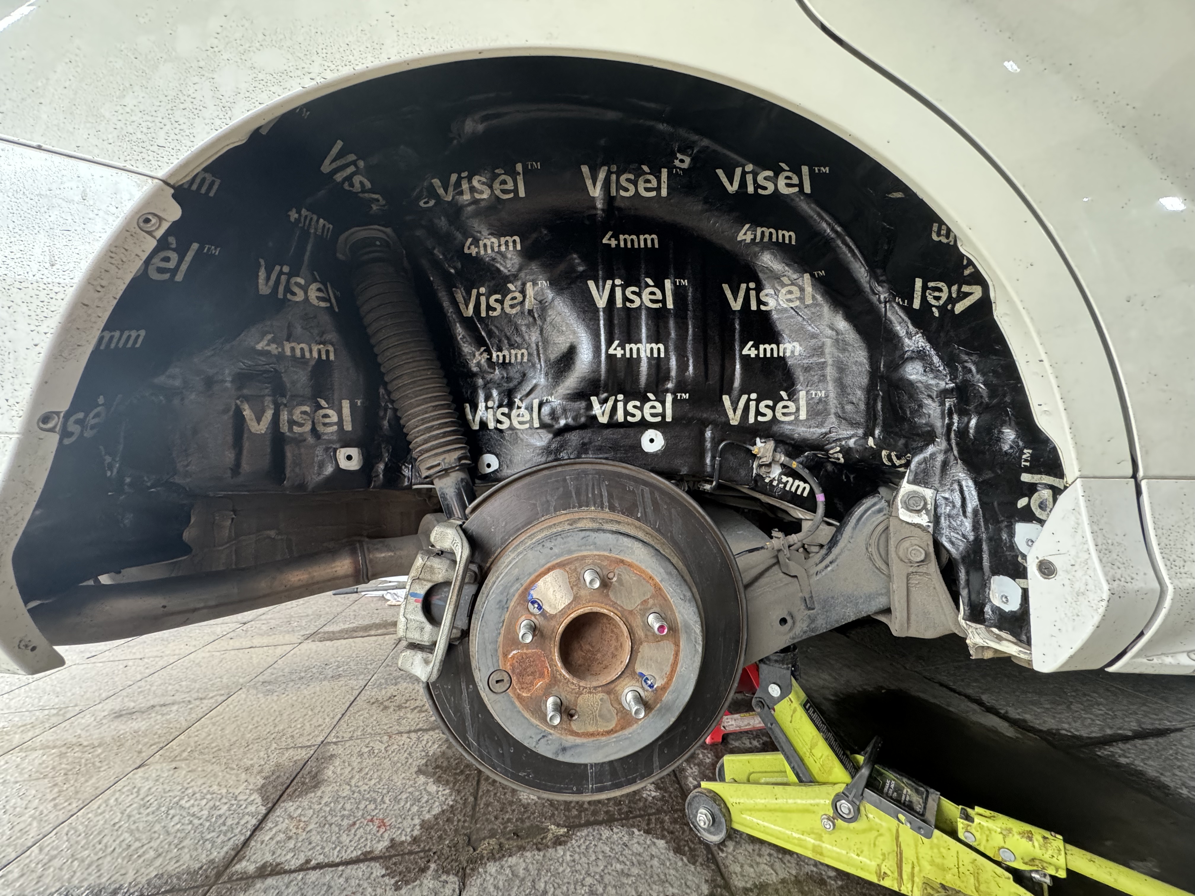 Pemasangan Visèl M 4mm pada spakbor